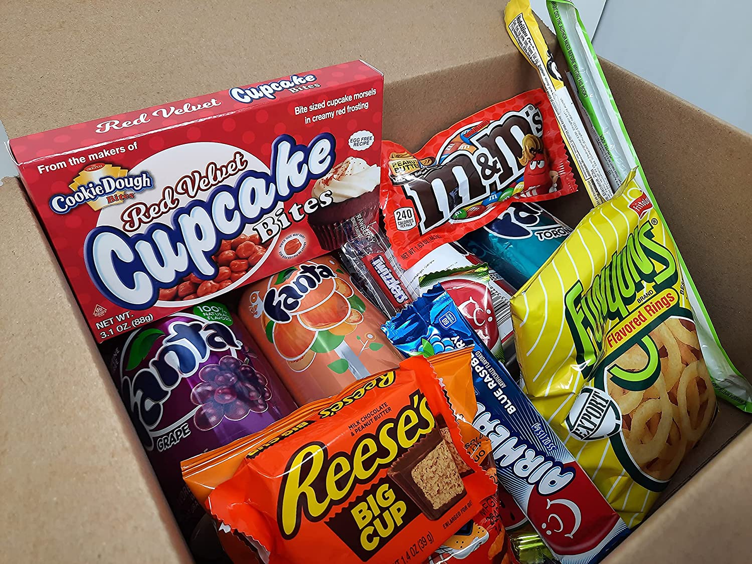 USA Süßigkeiten & Fanta Box Mischpaket (16 Artikel)